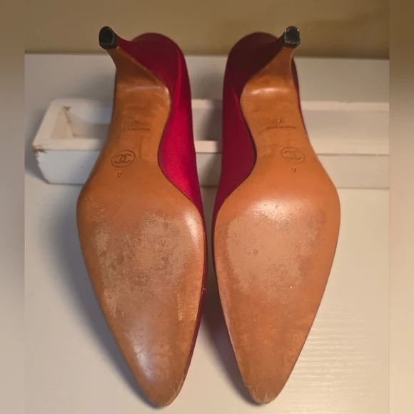 CHANEL Authentic Vintage Red Fabric Pumps toe cap Kitten Heel Size 6.5 - Picture 10 of 12